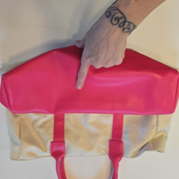 Vince Camuto Large Tote Bag With Hot Pink Handles and Trim - Picture 3 of 14